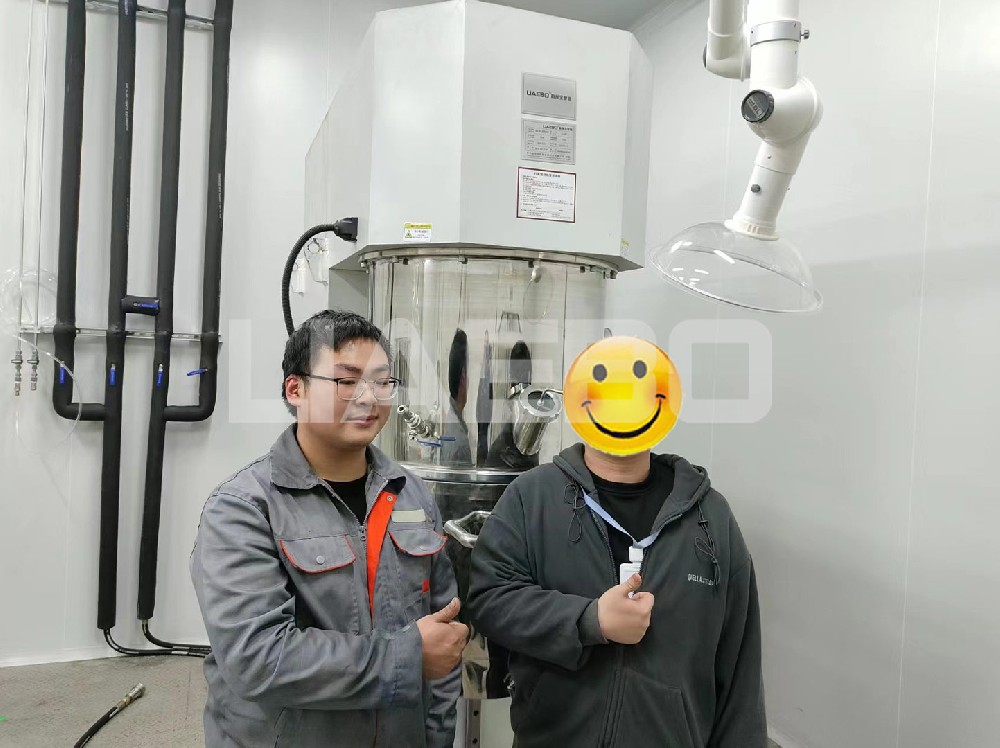 廣州某材料公司50L、100L、200L雙行星攪拌機(jī)調(diào)試成功