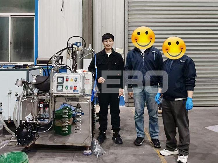 杭州某科技股份有限公司，5L棒塊陶瓷砂磨機調(diào)試成功